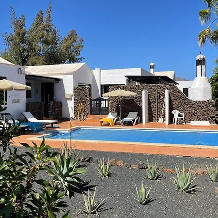 Villa Estefania Плая Бланка Екстериор снимка