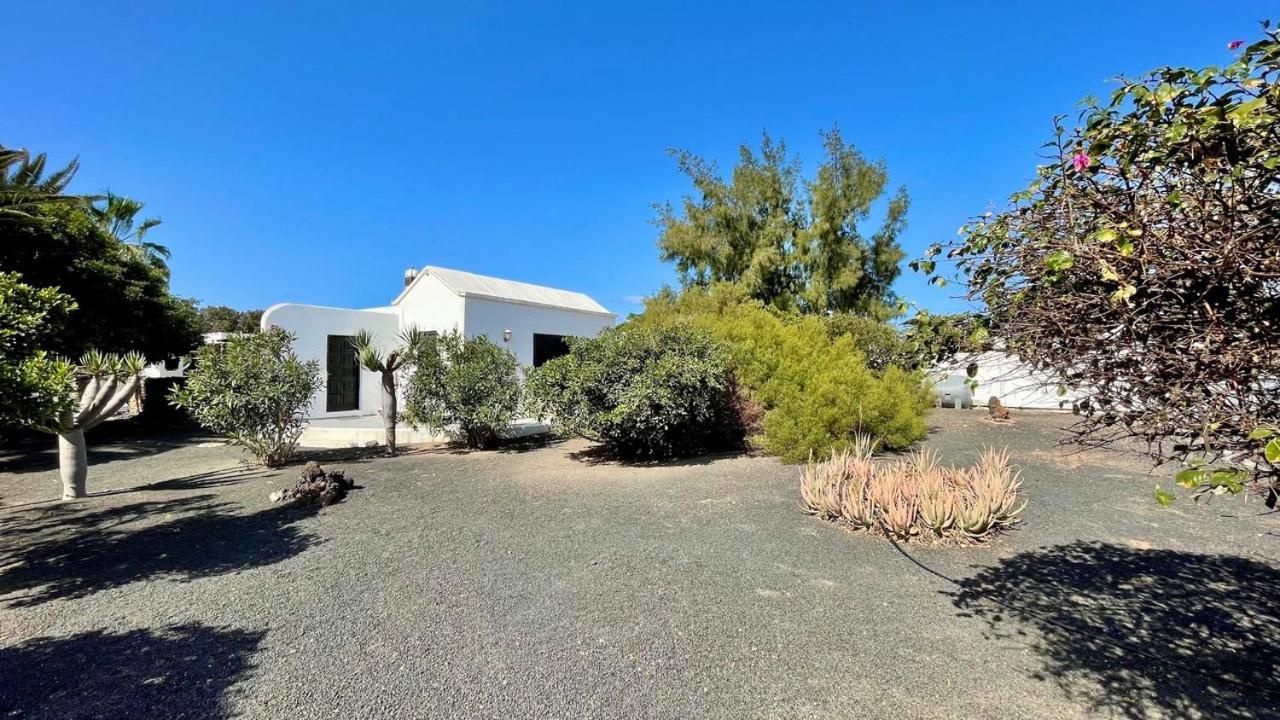 Villa Estefania Плая Бланка Екстериор снимка