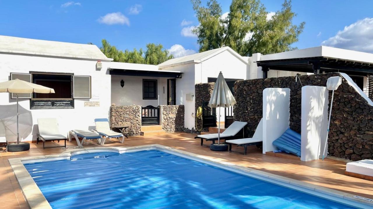 Villa Estefania Плая Бланка Екстериор снимка